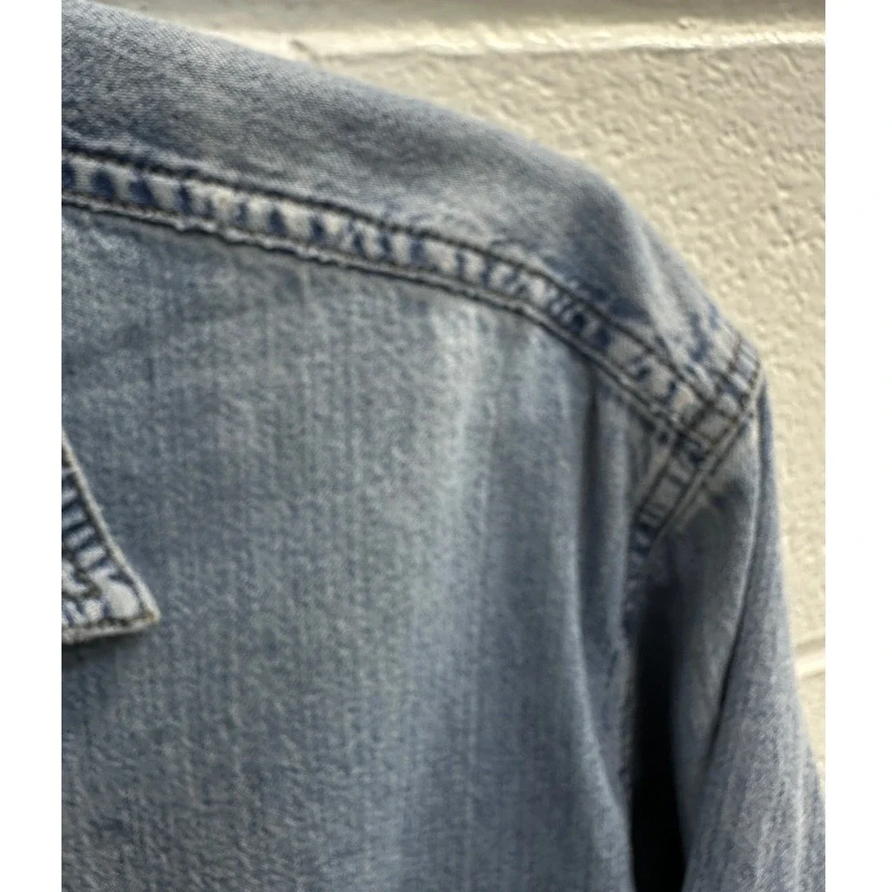 VTG Levi's Denim Shirt Light Wash Blue Red Tab Workwear Thrashed / Men's Large